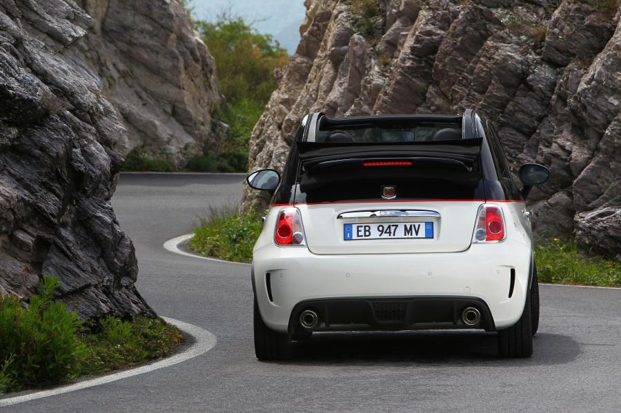  Fiat Abarth 500C 2011 года  (фото 38 из 49)